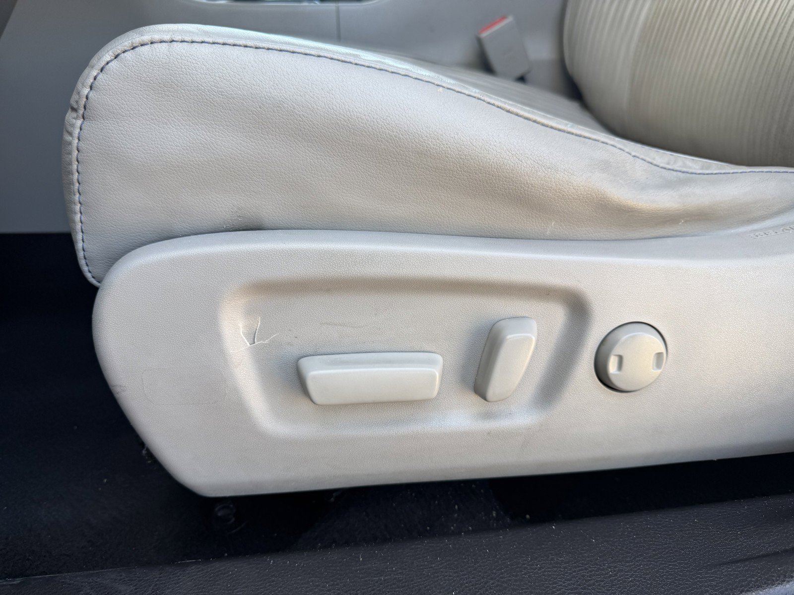 Used 2018 Predawn Gray Mica Toyota LE Plus image 25