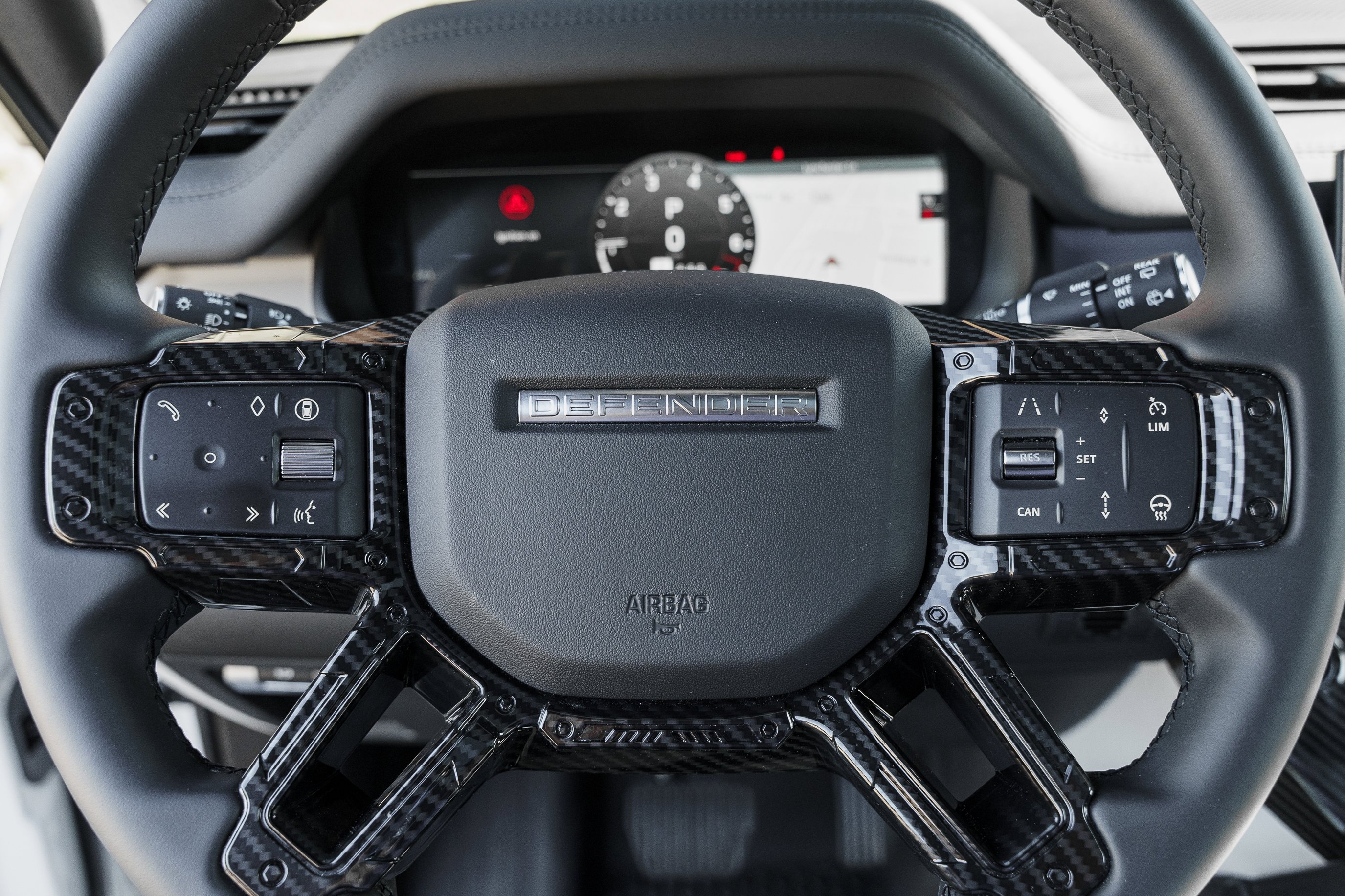 Used 2025 Fuji White Land Rover S image 16