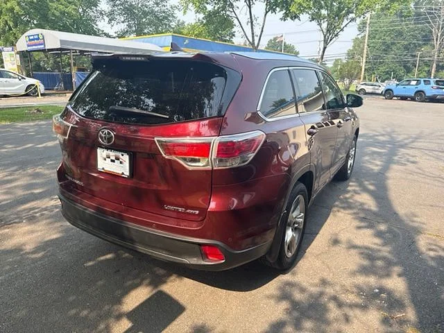 Used 2014 Red Toyota  image 4