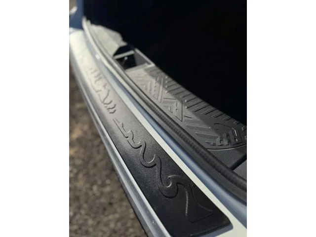 New 2026 CRYSTAL WHITE PEARL Subaru Premium image 38