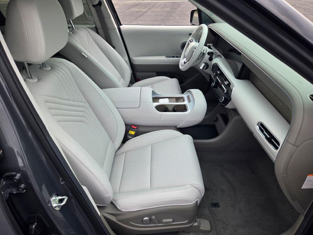 New 2026 Gray Pearl Hyundai SEL Premium 7P image 7