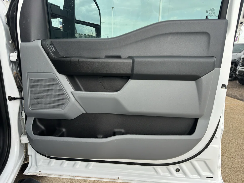 Used 2024 Oxford White Ford XL image 28