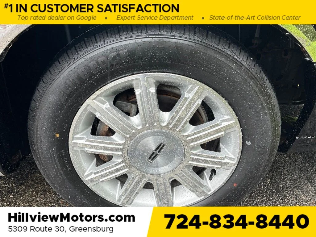 Used 2009 Black Clearcoat Lincoln Signature image 9