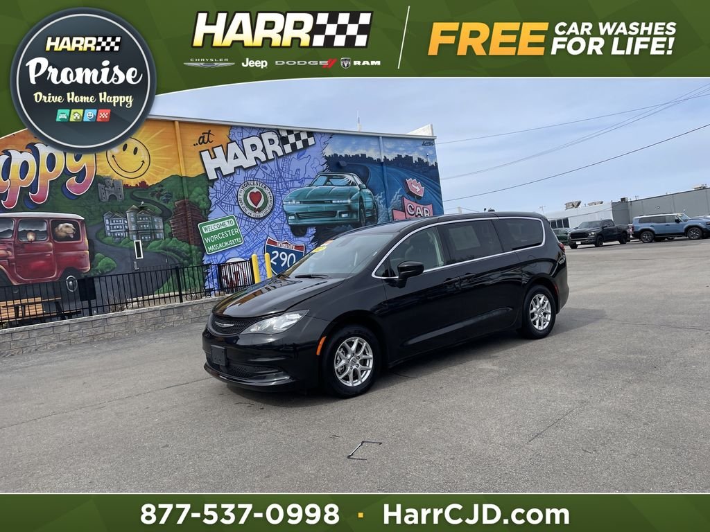 2023 Chrysler Voyager LX