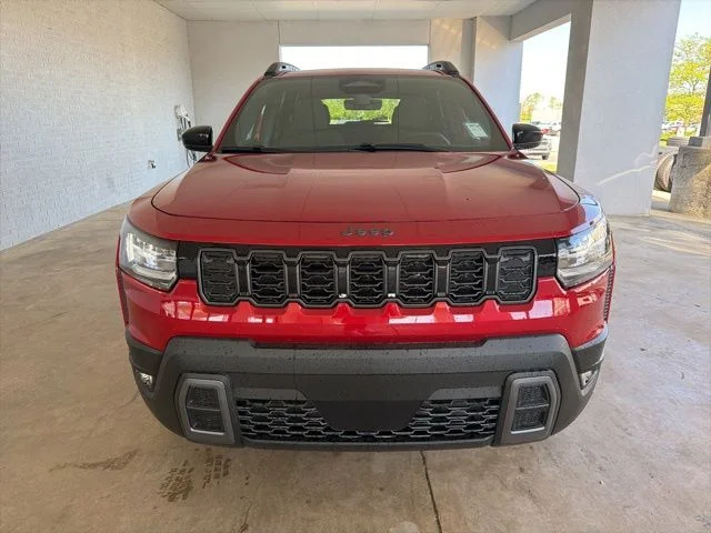 New 2026 Red Hot Pearl-Coat Exterior Paint Jeep Laredo image 10