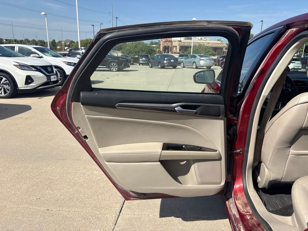 Used 2017 Ruby Red Metallic Ford SE image 35