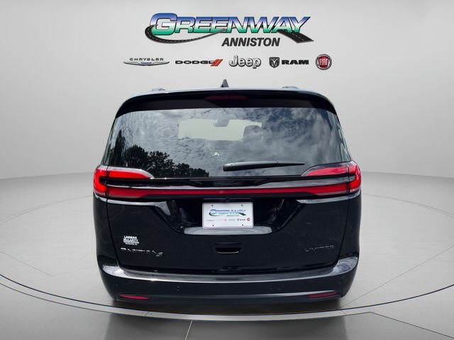 New 2027 Diamond Black Crystal Pearl-Coat Exterior Paint Chrysler Limited image 6