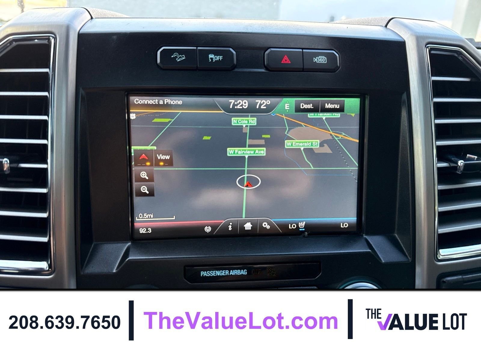 Used 2015  Ford Platinum image 17