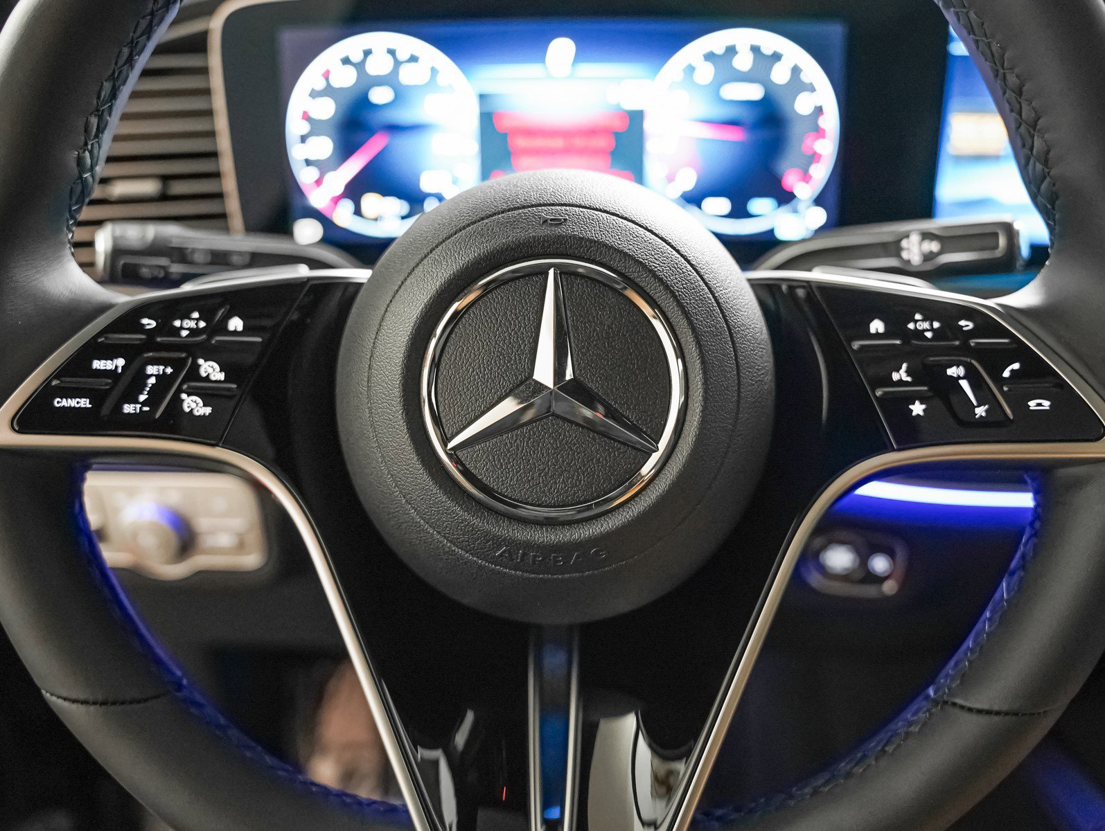 New 2026 Obsidian Black Metallic Mercedes-Benz GLE 350 image 15