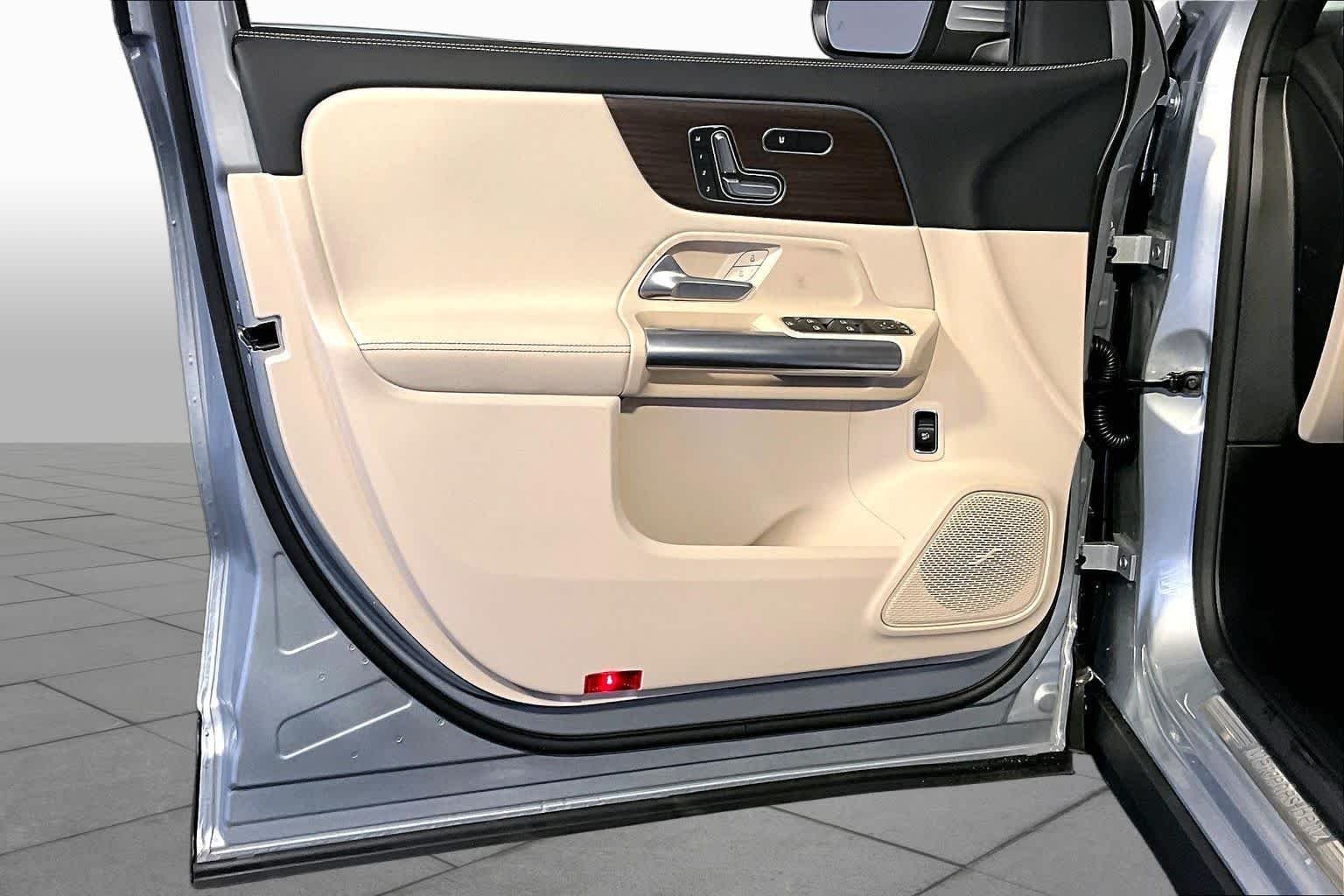 New 2026 Cirrus Silver Metallic Mercedes-Benz GLA 250 image 11