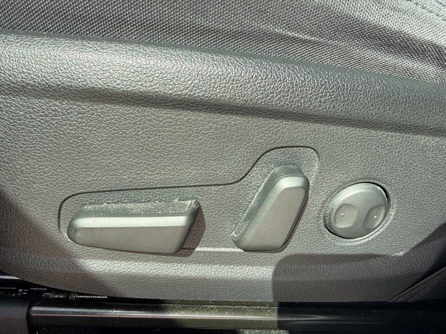 Used 2023 Shimmering Silver Hyundai SEL image 14