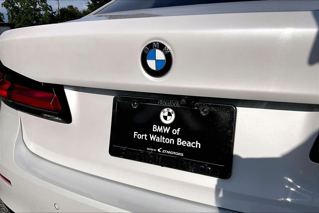 Used 2023 White BMW 530i image 21