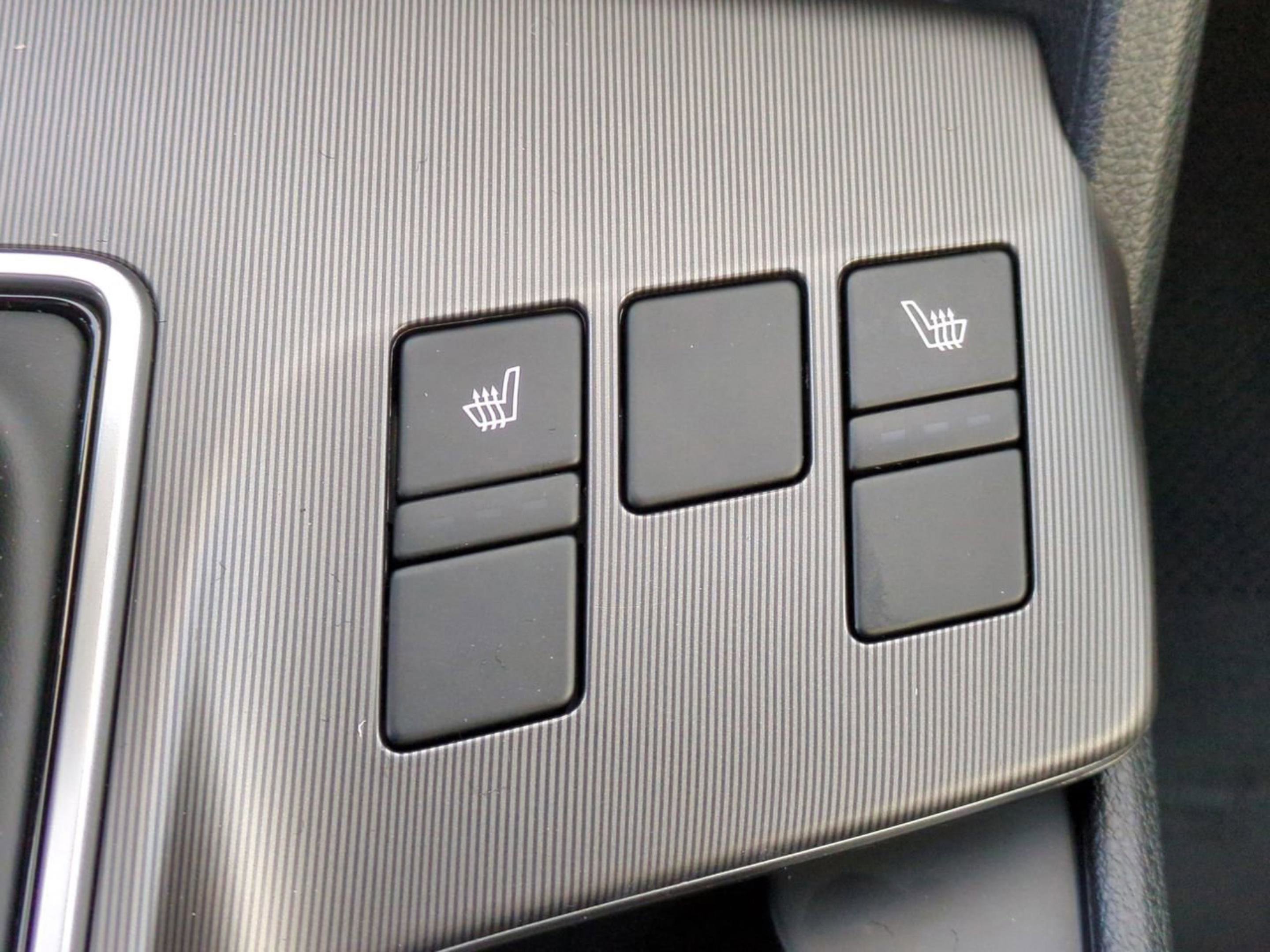 New 2026 Glacial White Pearl Kia EX image 27