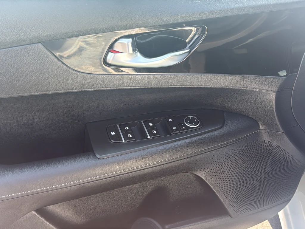 Used 2024 White Kia EX+ image 23