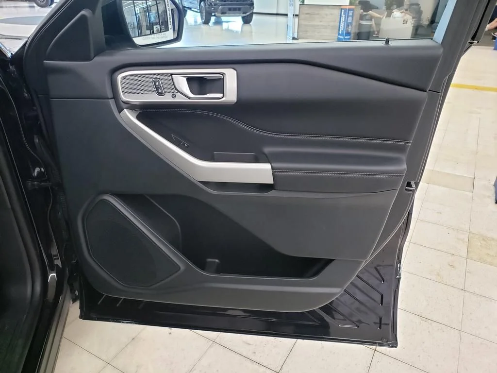 Certified Used 2024 Black Metallic Ford XLT image 21
