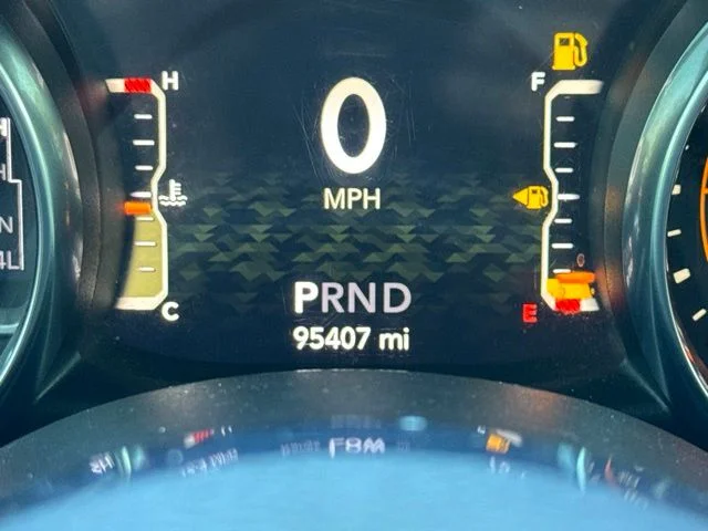 Used 2020 Silver Jeep Unlimited Sahara image 27