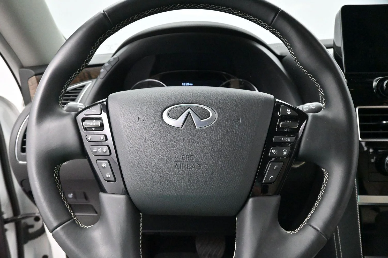 Used 2023 Moonstone White INFINITI PREMIUM SELECT image 20