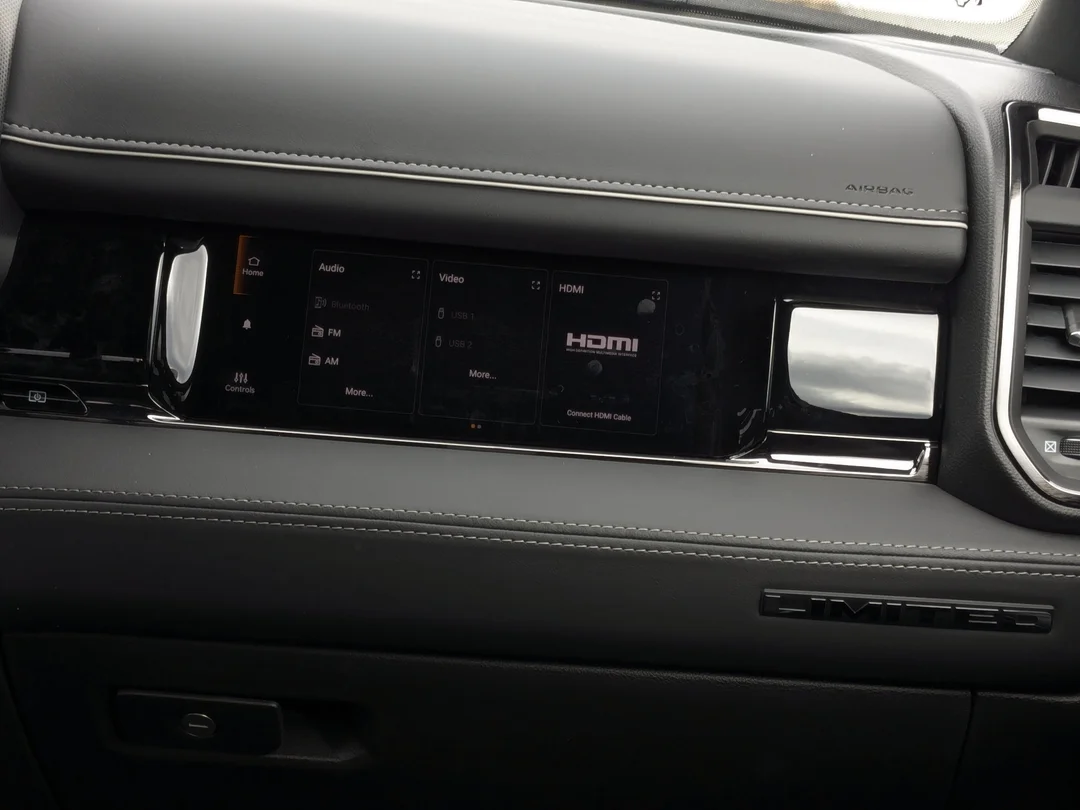 New 2026 Black RAM Limited - - 4x4 - 5th Wheel/Gooseneck Prep - 360 Cameras - Sunroof & More! image 24