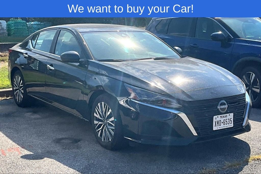Used 2025 Black Nissan 2.5 SV image 1