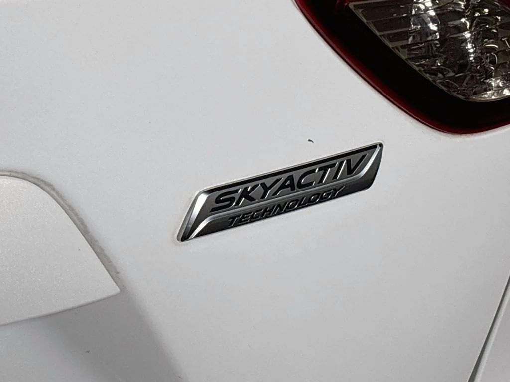 Used 2013 White Mazda Touring image 24