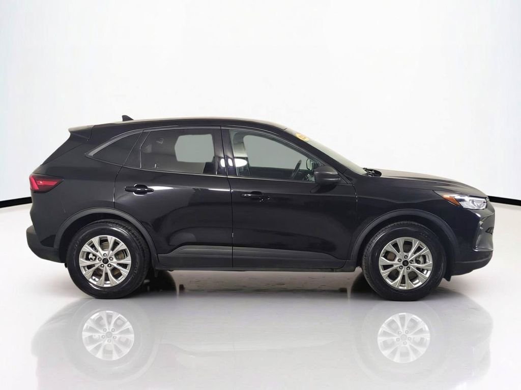Used 2025 Black Ford Active image 4