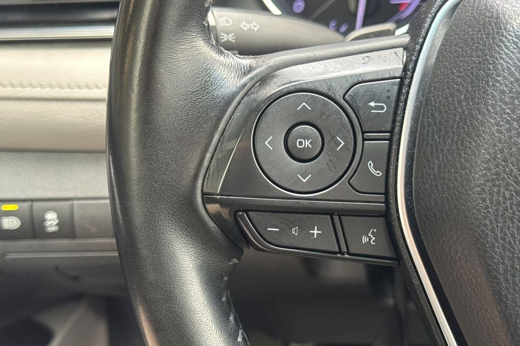 Certified Used 2018 Gray Toyota SE image 27