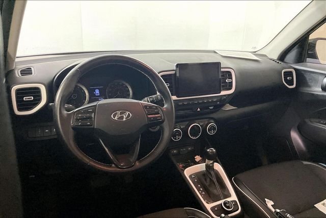 Used 2022 Gray Hyundai Limited image 2