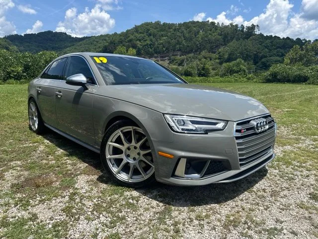 Used 2019 Gray Audi 3.0T Premium image 2