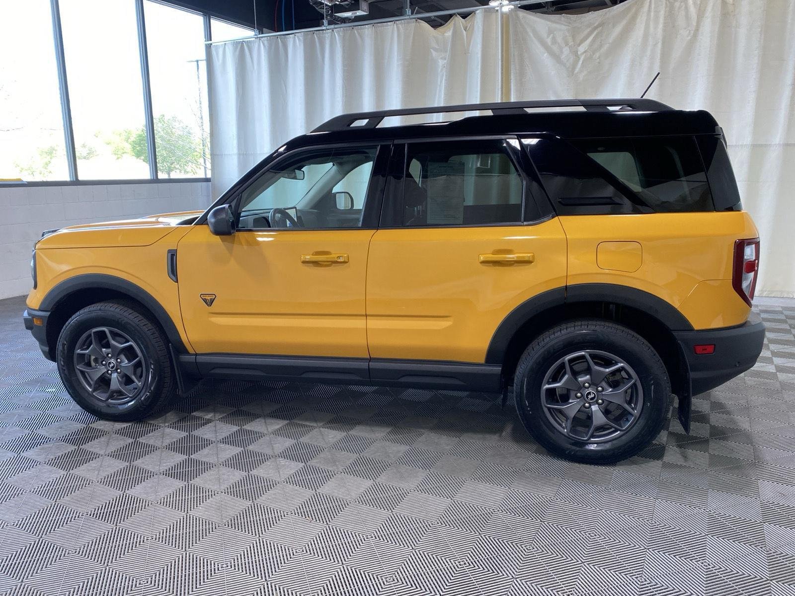 Used 2021 Cyber Orange Metallic Tri-Coat Ford Badlands image 4