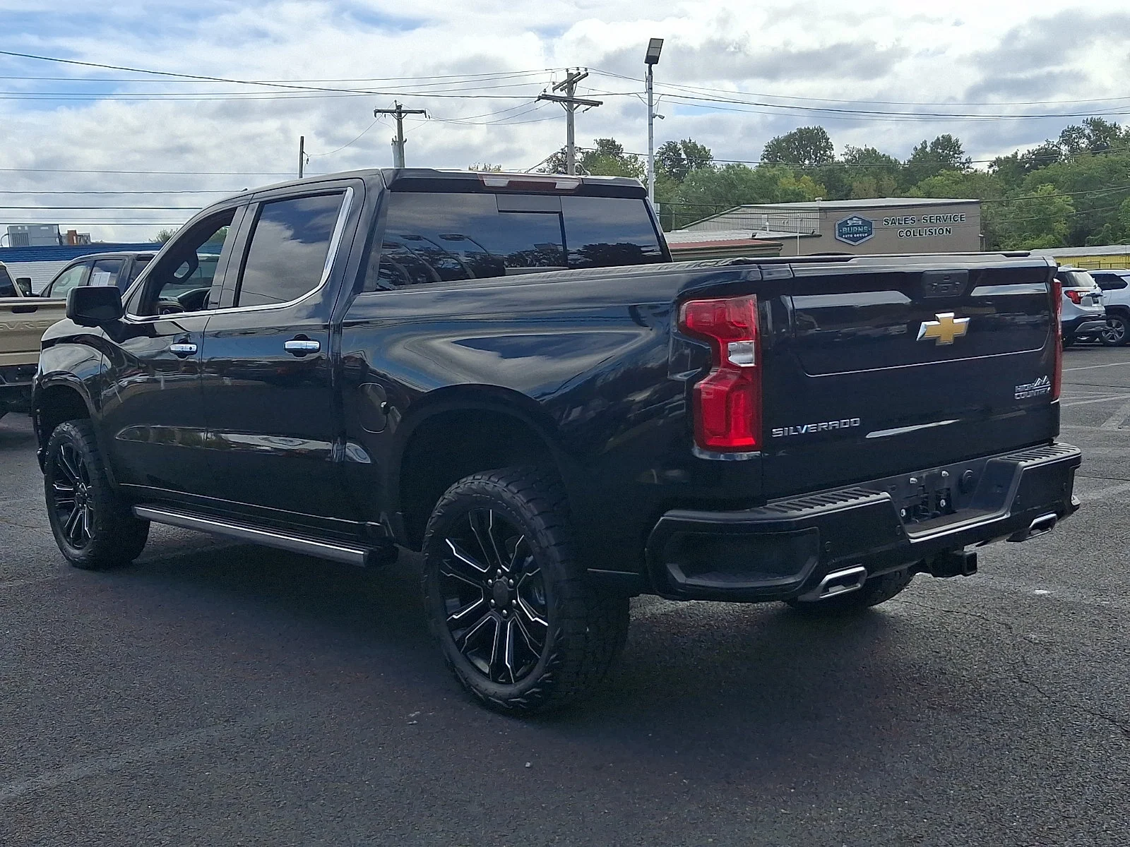 Used 2022 Mosaic Black Metallic Chevrolet High Country image 7