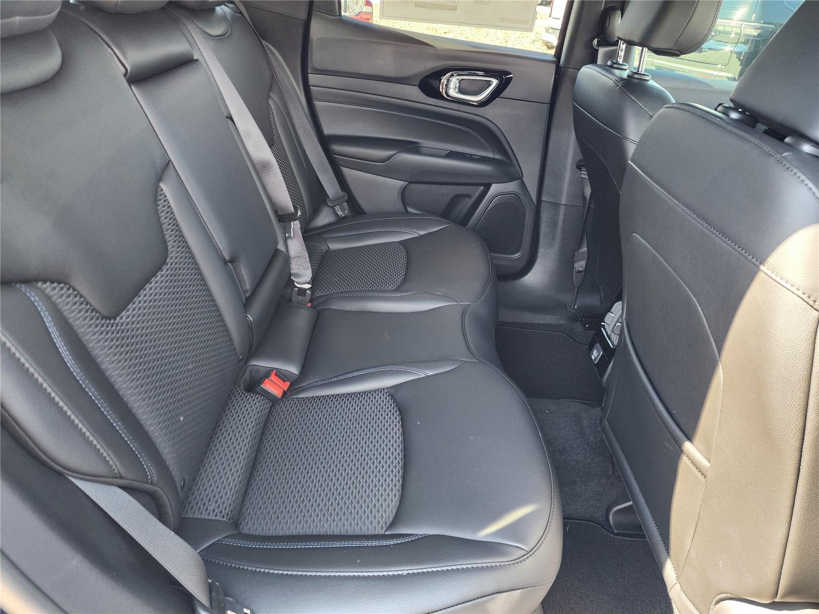 New 2026 Fathom Blue Pearl Coat Jeep Latitude Altitude image 8