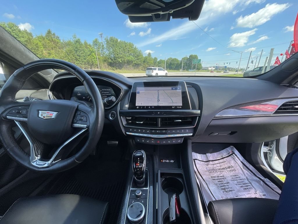 Used 2024 White Cadillac V-Series image 10