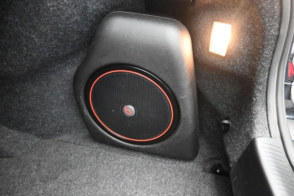 Used 2017 Black Dodge SXT image 12