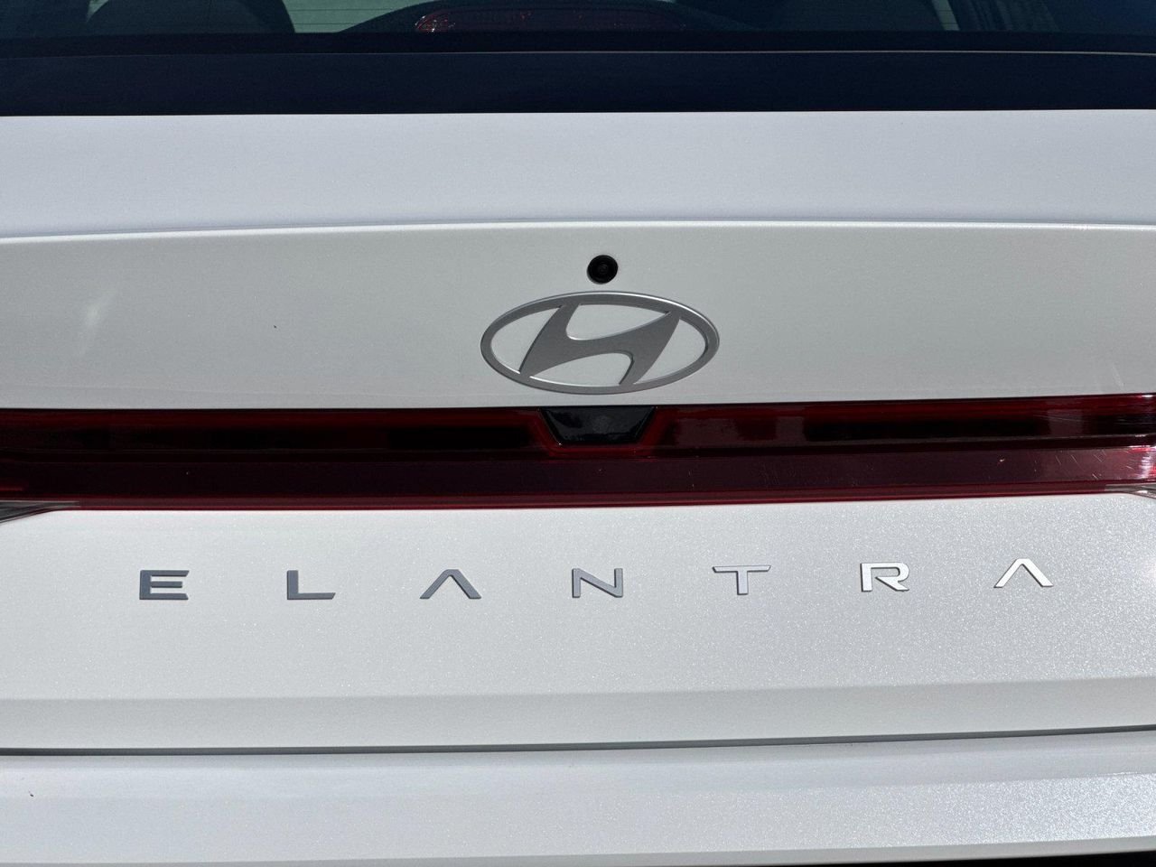 New 2026 White Hyundai SE image 23