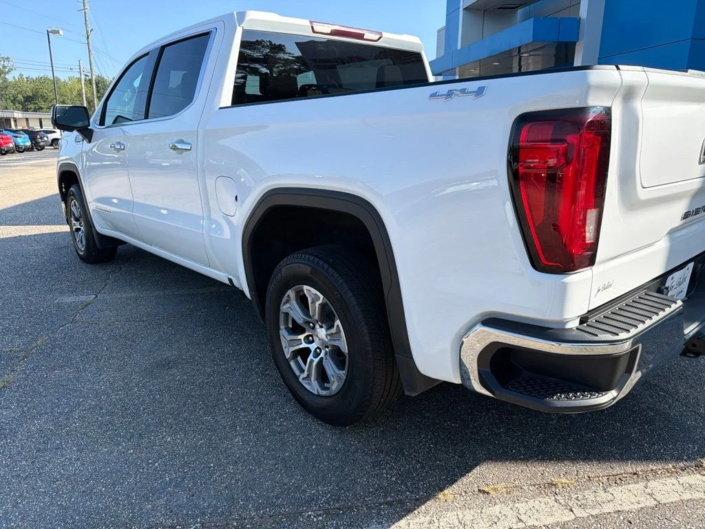 Used 2025 White GMC SLT image 3