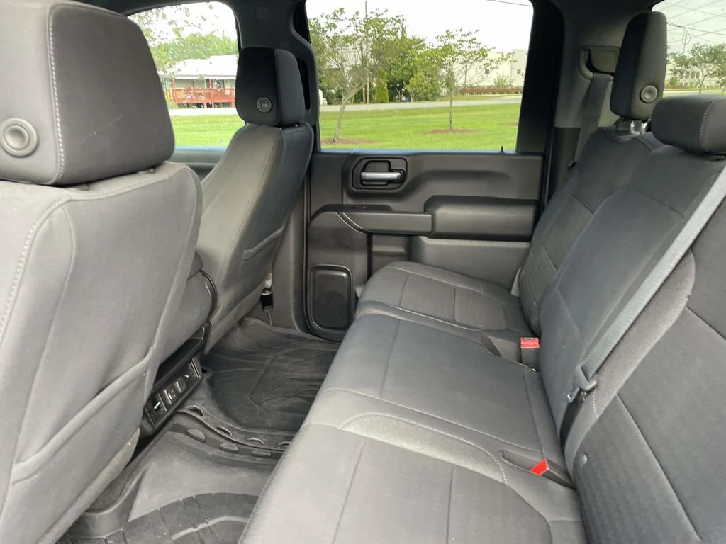 Used 2021 SILVER ICE METALLIC Chevrolet LT image 16