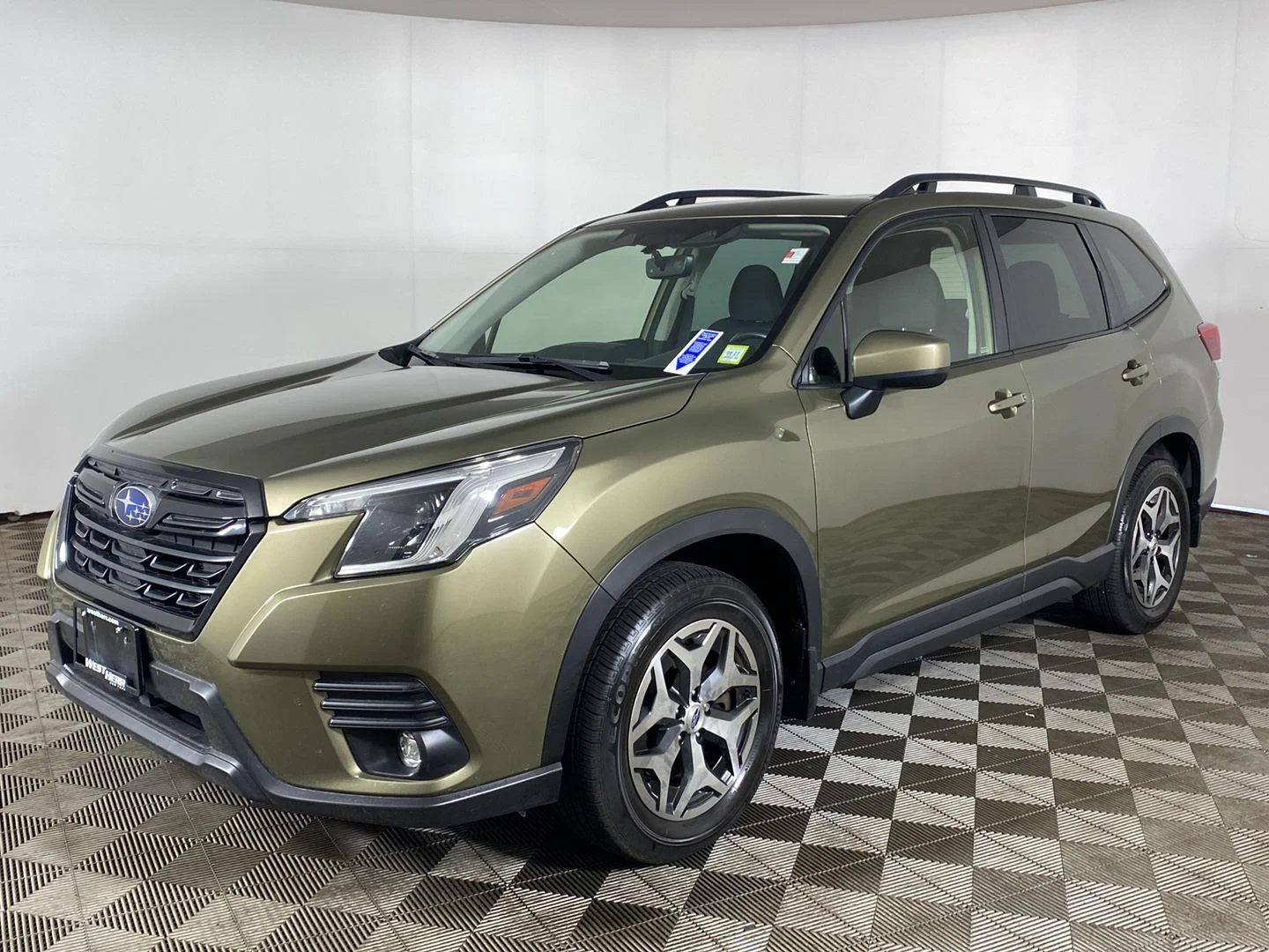 Used 2024 Autumn Green Metallic Subaru Premium image 10