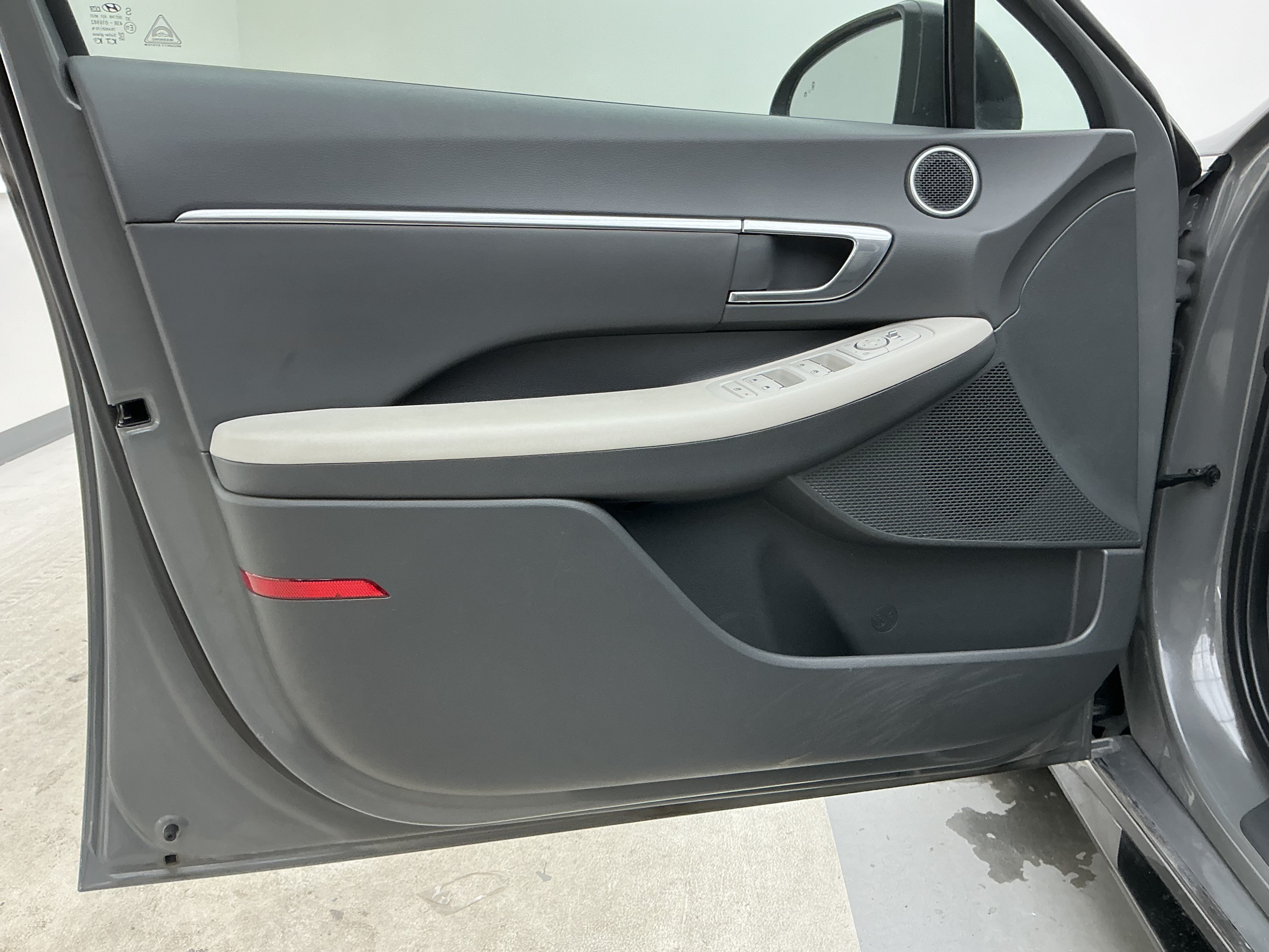Certified Used 2023 Hampton Gray Hyundai SEL image 14