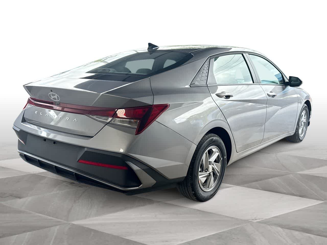 New 2026 Fluid Metal Hyundai SE image 8