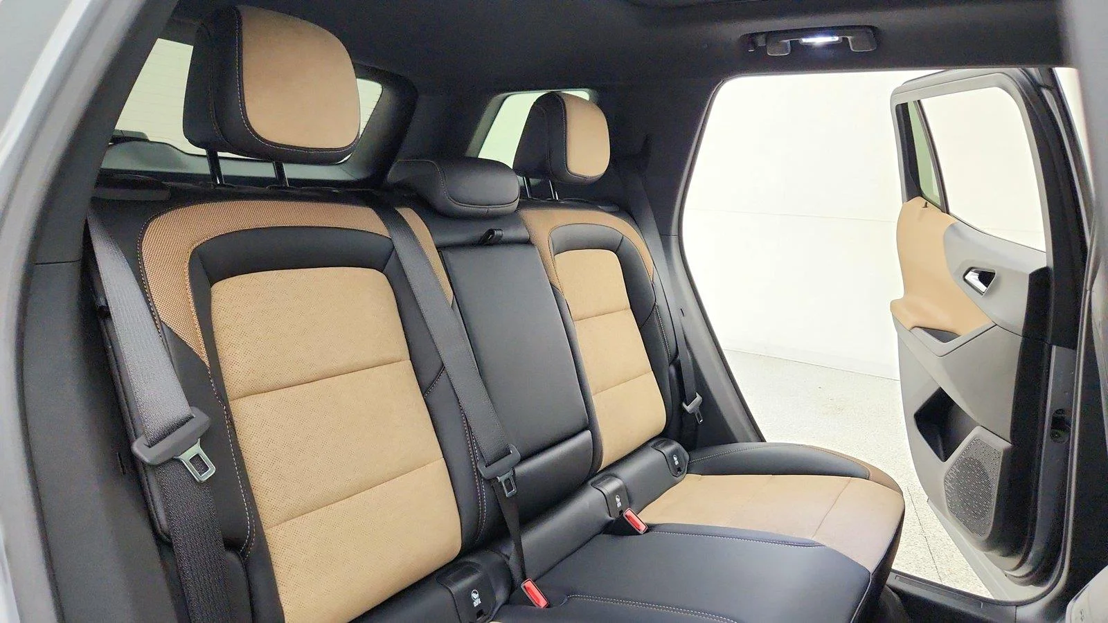 2027 Chevrolet Equinox ACTIV - Photo 33