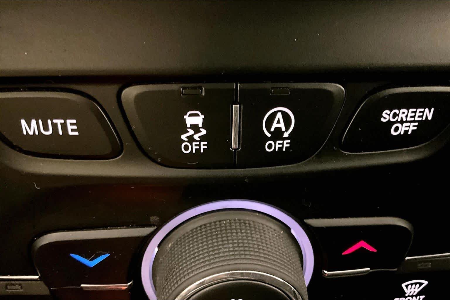 Used 2019 Velvet Red Pearlcoat Jeep Latitude image 33