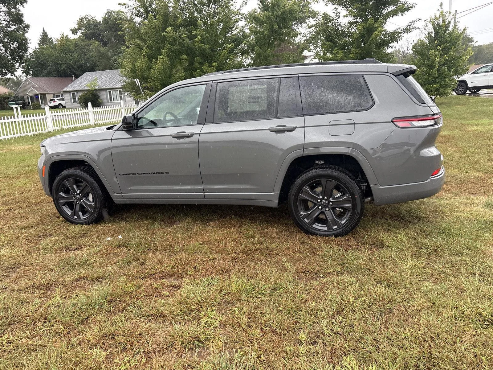 New 2027 Sting-Gray Clearcoat Jeep Limited Reserve image 8
