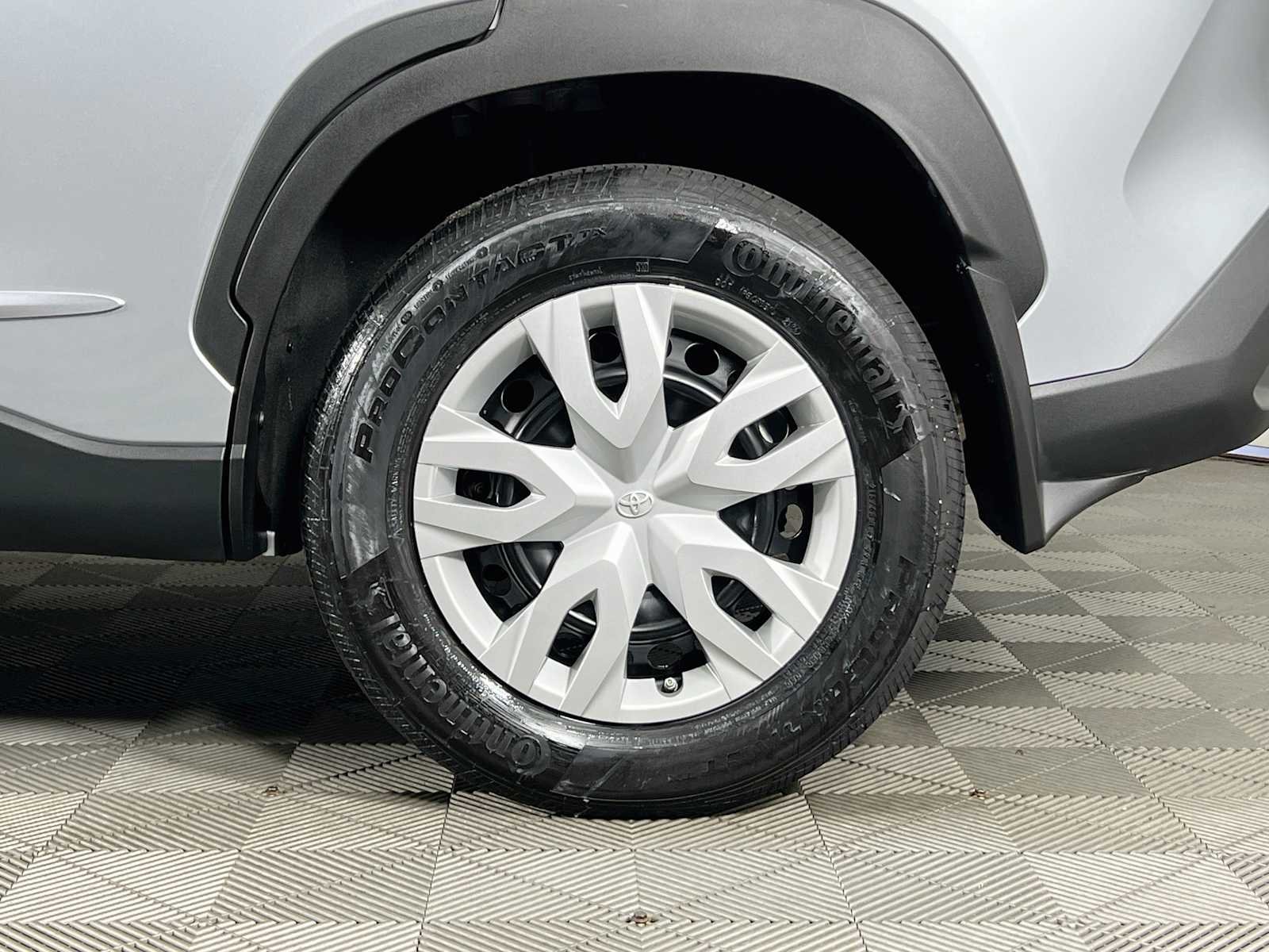 Used 2024 Sonic Silver Toyota L image 30
