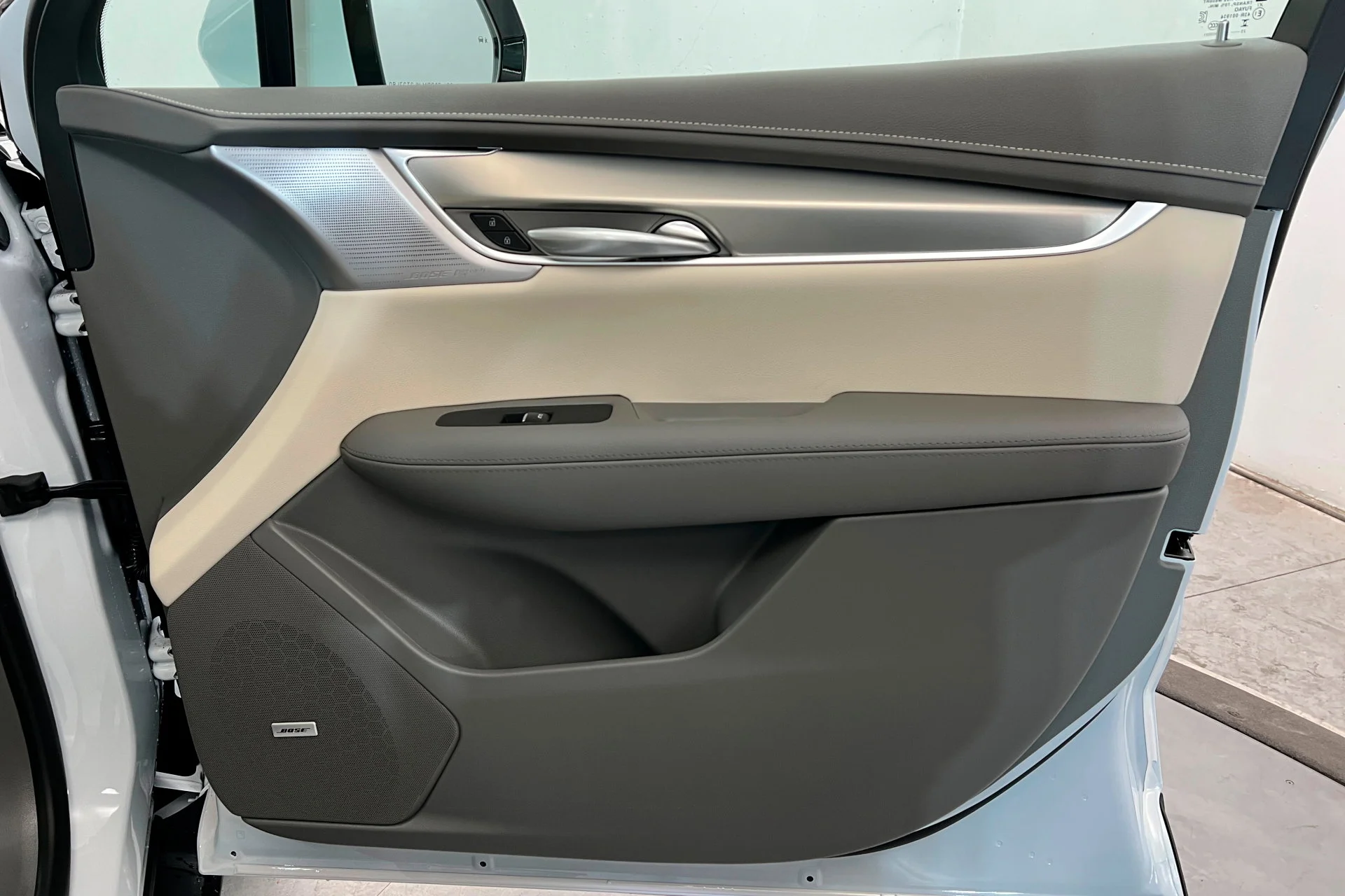 New 2026 Crystal White Tricoat Cadillac Premium Luxury image 23