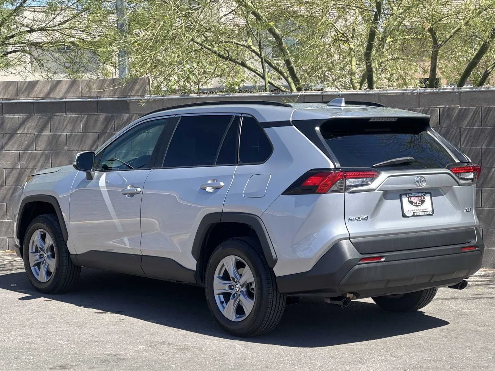 Used 2022 Silver Sky Metallic Toyota XLE image 6