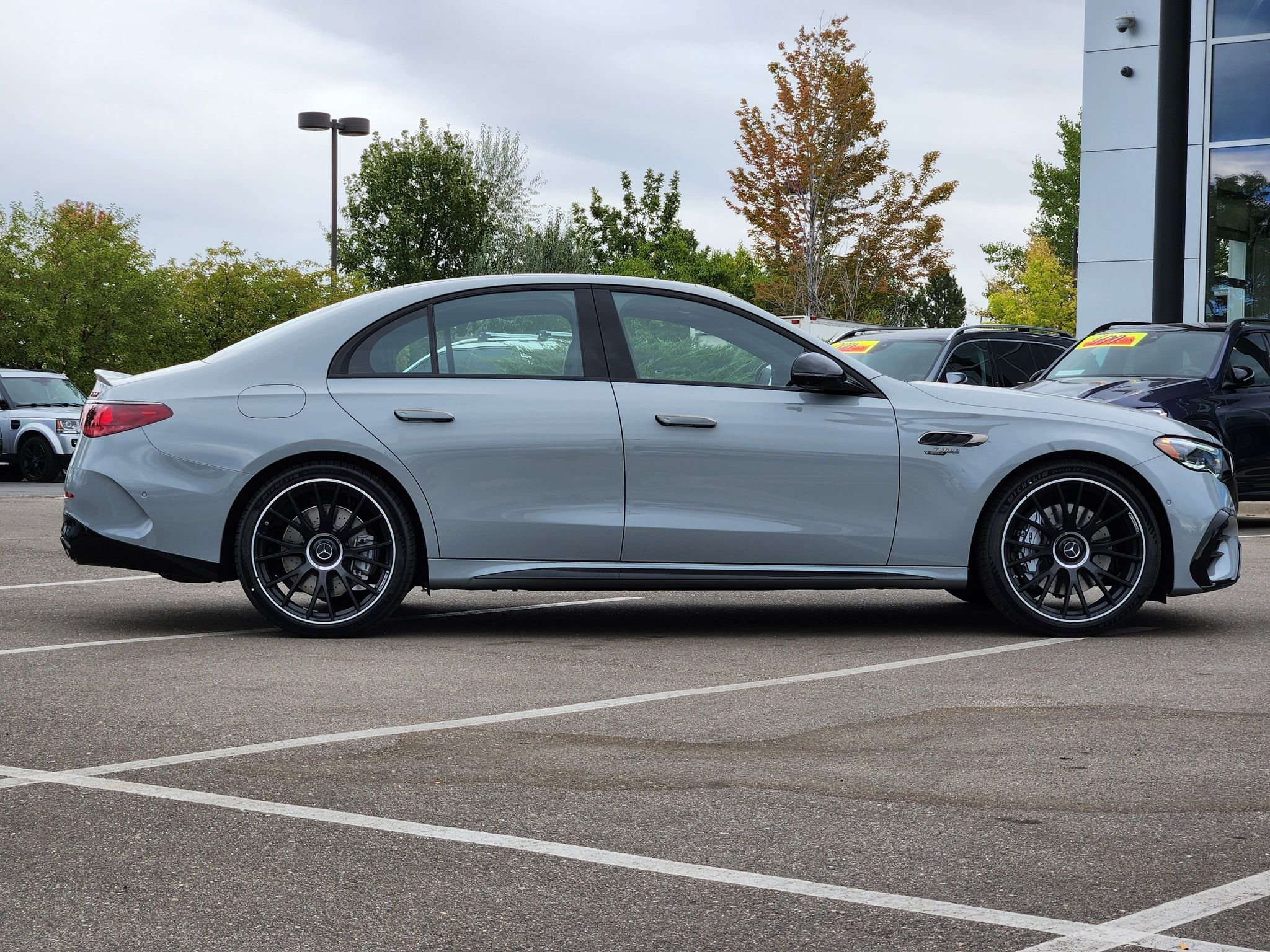 New 2027 MANUFAKTUR Alpine Grey Mercedes-Benz AMG® E 53 4MATIC image 2