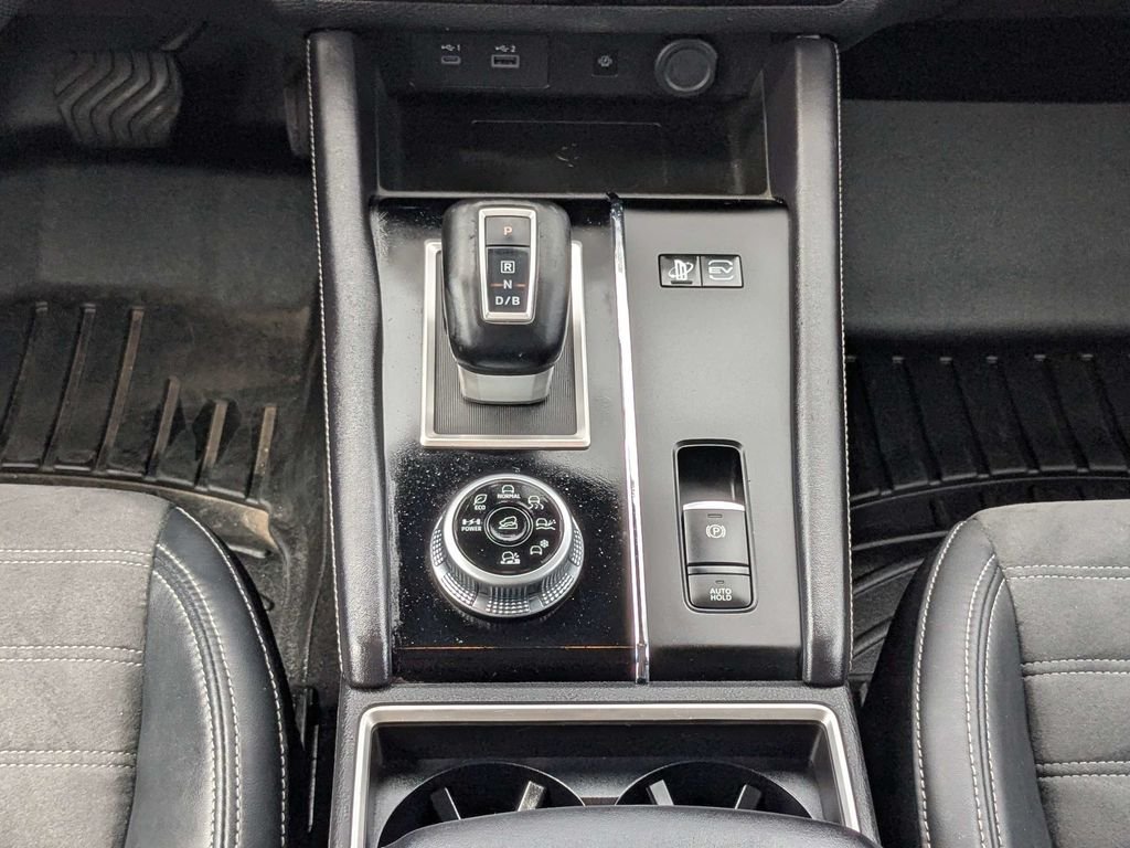 Used 2023 Gray Mitsubishi SE image 19
