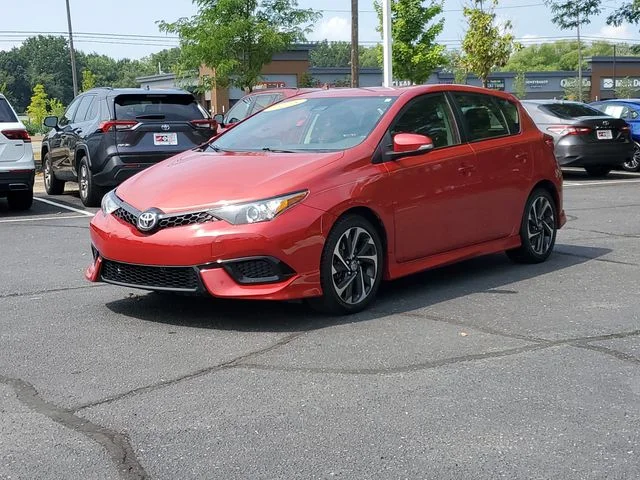 Used 2018 Red Toyota Base image 2