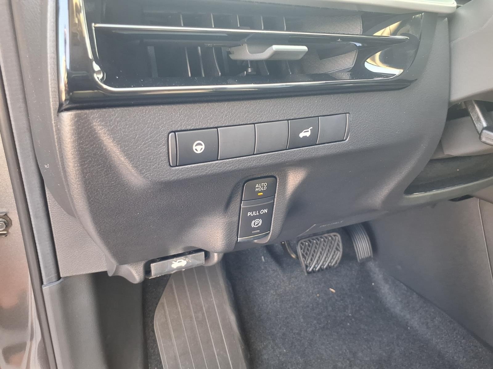 2027 Nissan Murano photo 15 of 24