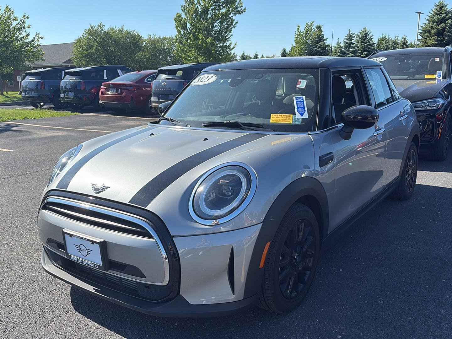 Used 2023 Melting Silver III Metallic MINI Cooper image 4